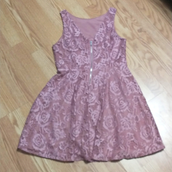 Speechless dress - Picture 2 of 3